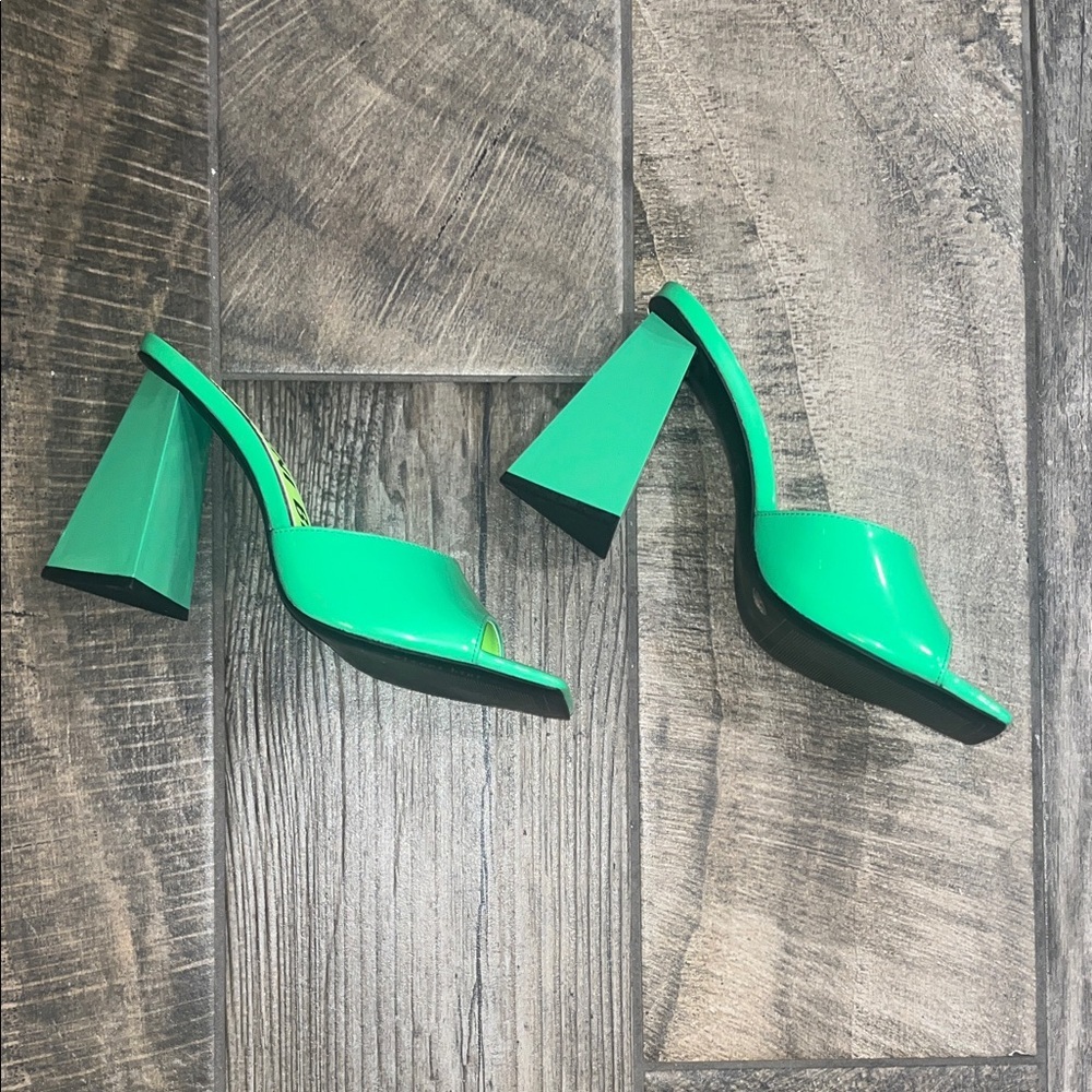 Gianni Bini Green Block Heel Mules - Picture 2 of 4